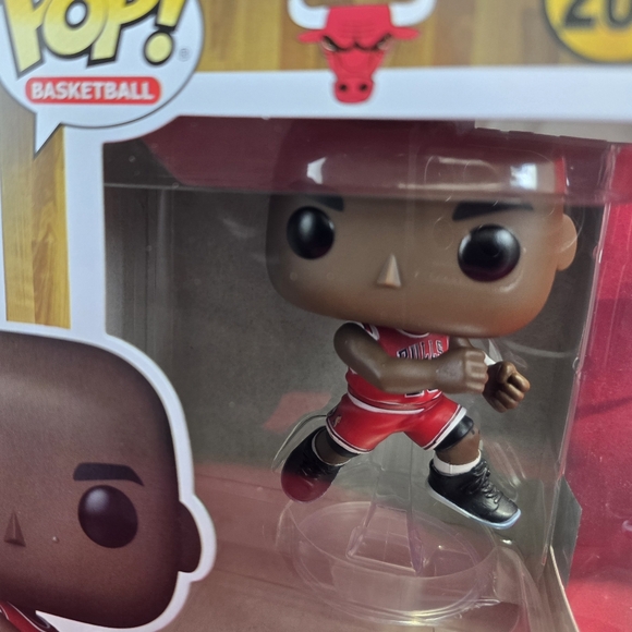 Michael Jordan funko # 206 (nib) With Pop Protector - Picture 3 of 7
